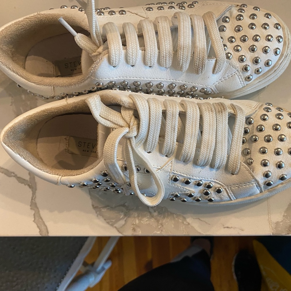 Steve Madden sneakers size 7